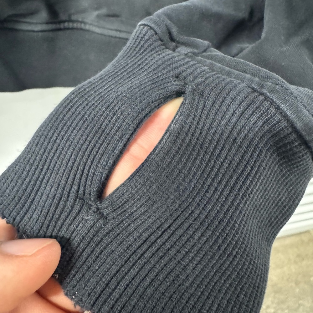 Lululemon Scuba Pullover Hoodie Black‎ Athletic Runner Womens S/M Yoga Gym Run - Picture 7 of 11
